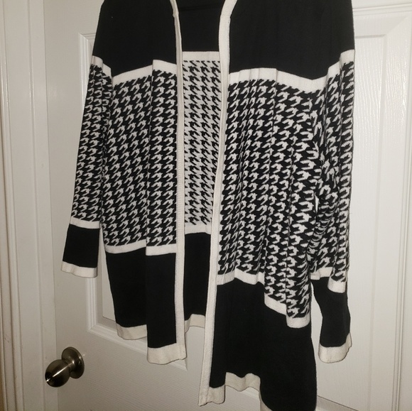 Ladies sweater - Picture 2 of 5